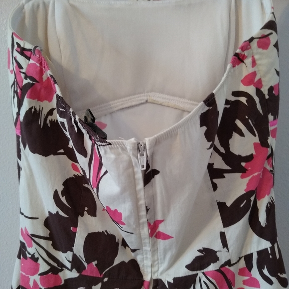 Spring dress - Picture 3 of 5